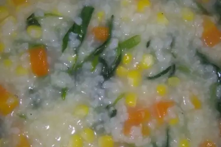 Sarapan Hari Ini Makan Bubur Sayuran Yuk
