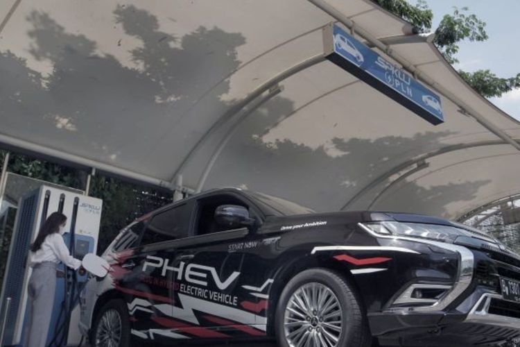Dukung Pengguna Mobil Listrik, PLN Siapkan 4.500 SPKLU Jelang Libur Nataru 2025–2026