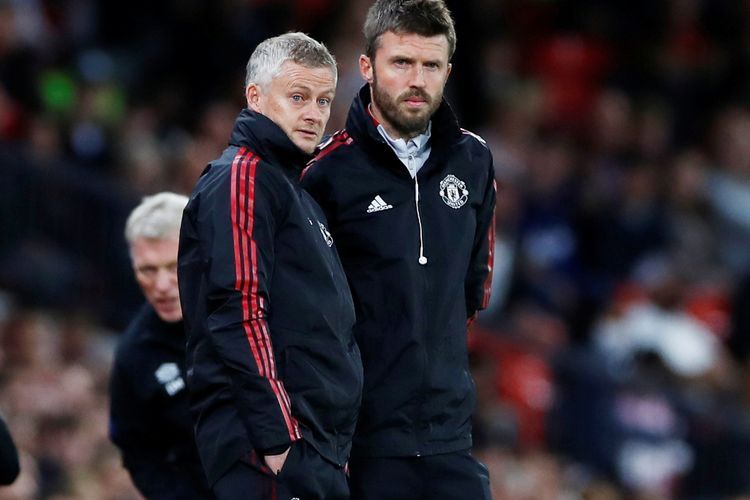 Obrolan dengan INEOS Berjalan Positif, Michael Carrick Difavoritkan Jadi Pelatih Interim Manchester United