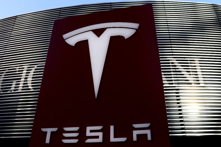 Tesla Mengatakan Tidak Bisa Kirimkan Tesla Model X & S selain Amerika Utara