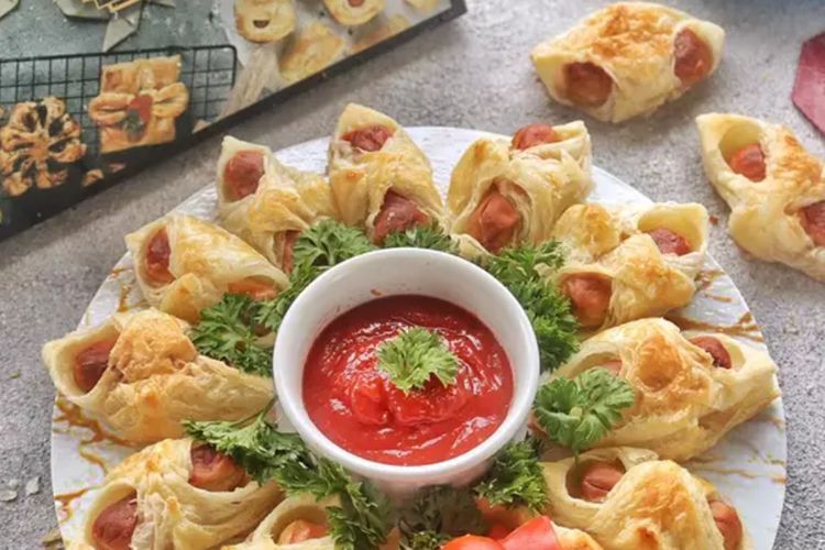Cuma 3 Bahan, Yuk Bikin Puff Pastry Sausage Rolls untuk Camilan di Hari Natal