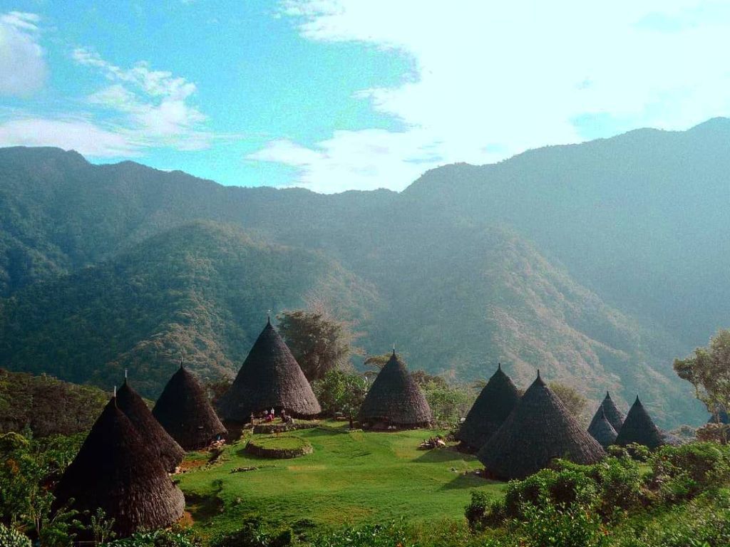 5 Destinasi Alam yang Wajib Masuk Bucket List! Dari Jawa Sampai Timur Indonesia