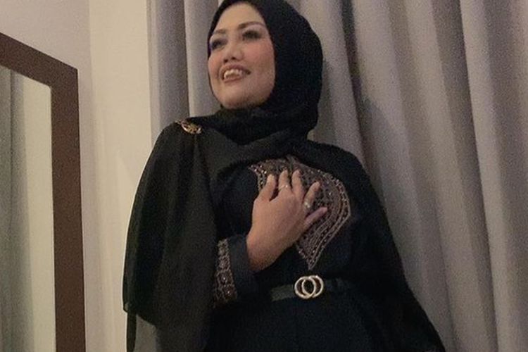 Pengakuan Elly Sugigi Pakai Cincin Penjaga karena Banyak Orang yang Iri