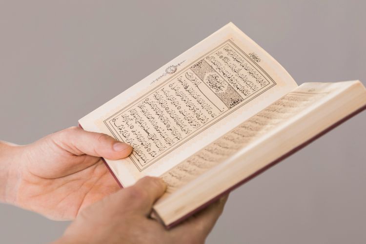 Bacaan Tawasul Lengkap Arab Latin dan Terjemahan untuk Panduan Tahlilan