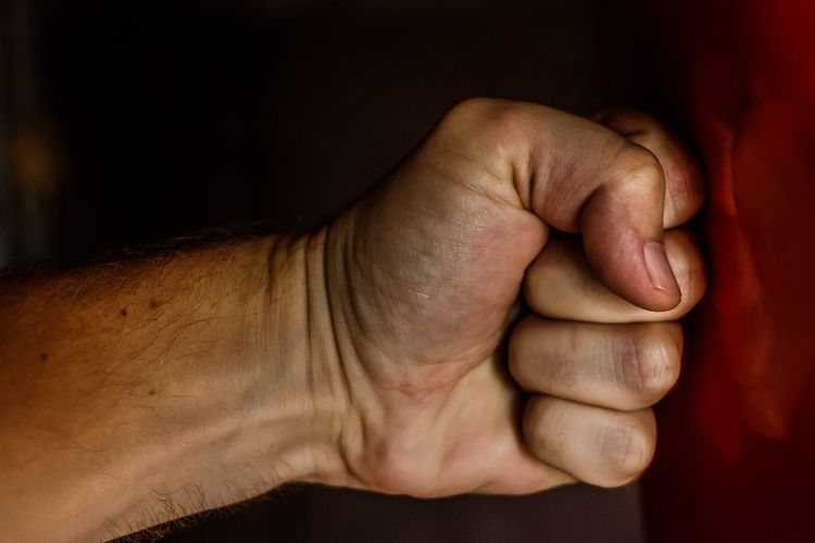 Hal Pertama yang Harus Dilakukan untuk Menolong Korban Kekerasan Seksual