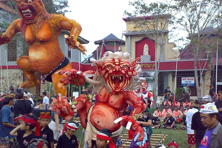 Ogoh-Ogoh Bali: Bukan Sekedar Pawai Seram, Ternyata Ini Makna Sebenarnya di Balik Tradisi Menjelang Nyepi
