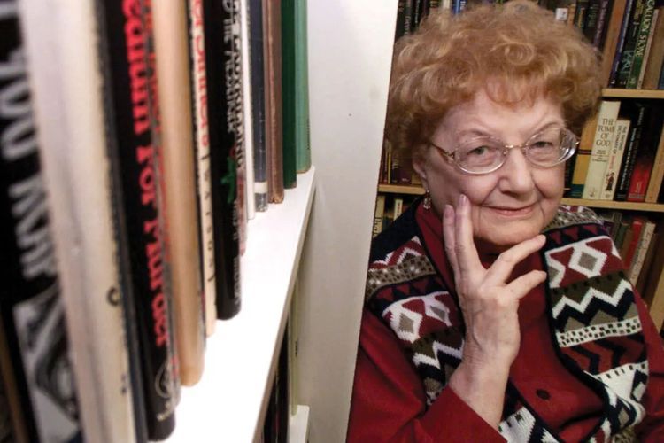 Biografi Andre Norton: Penulis Fiksi Ilmiah dan Novel Petualangan Fantasi Terlaris Amerika