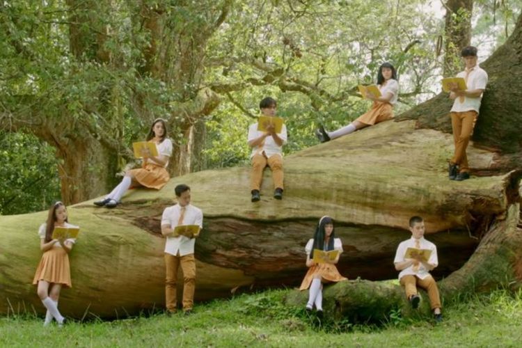 The Overtunes Rilis Video Musik Write Me Another Song , Kisah Cinta Pertama Antar Teman