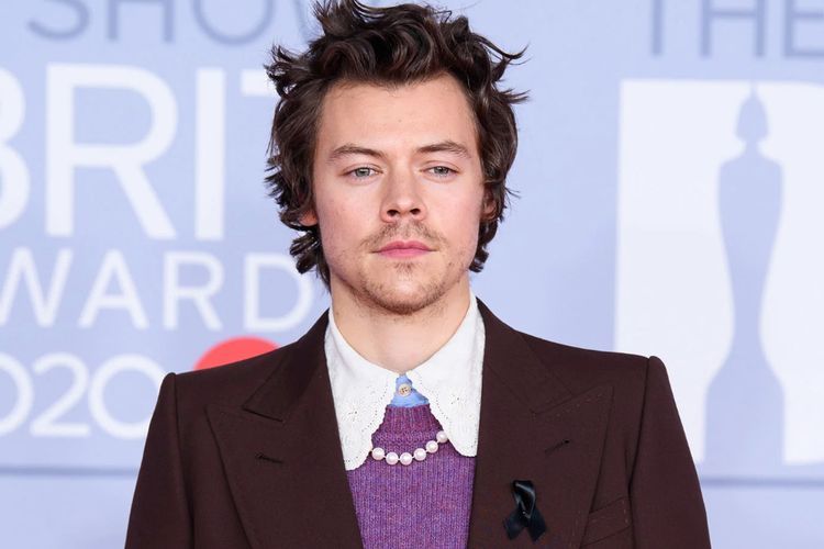 Lagu Baru Harry Styles At It Was Adalah Cara Reflektif untuk Perubahan Hidup