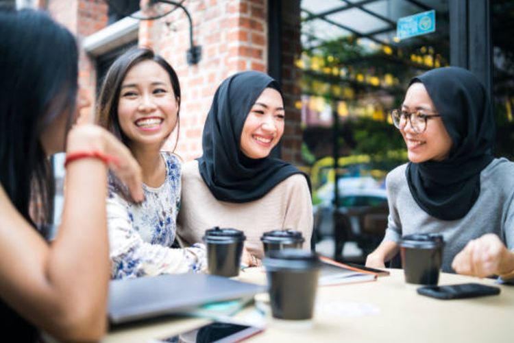 Asal-Usul dan Tradisi Ngabuburit di Indonesia