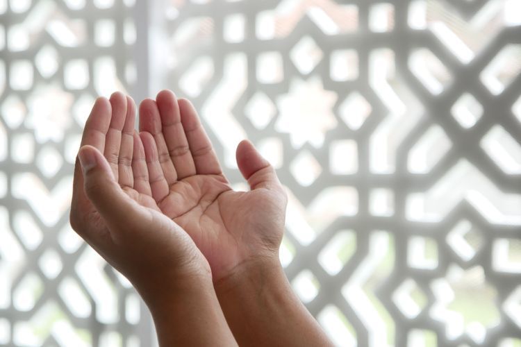Bacaan Sholat Tarawih dan Witir dari Awal sampai Akhir, Lengkap!