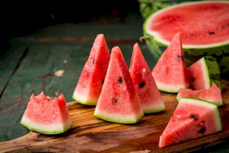 Gak Mau Zonk? Ini Cara Pilih Semangka yang Manis dan Segar!
