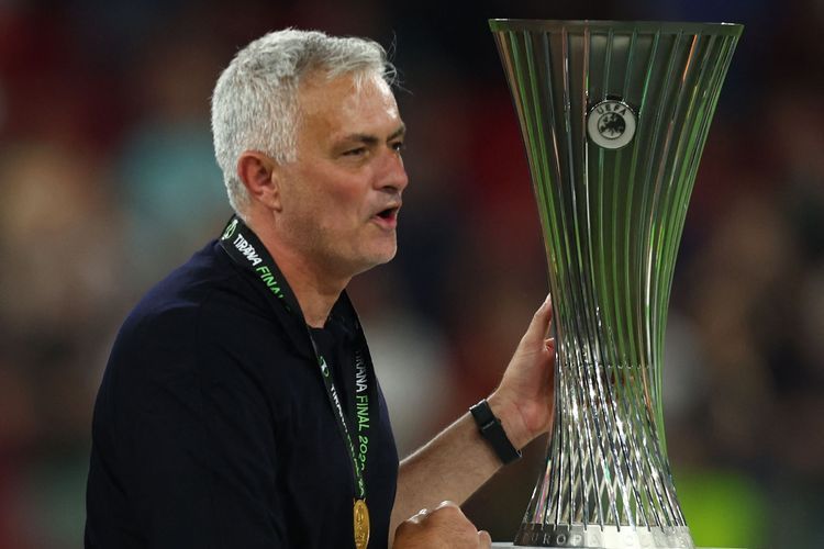 Fenerbahce Pecat Jose Mourinho Usai Gagal Bawa Klub Lolos ke Liga Champions