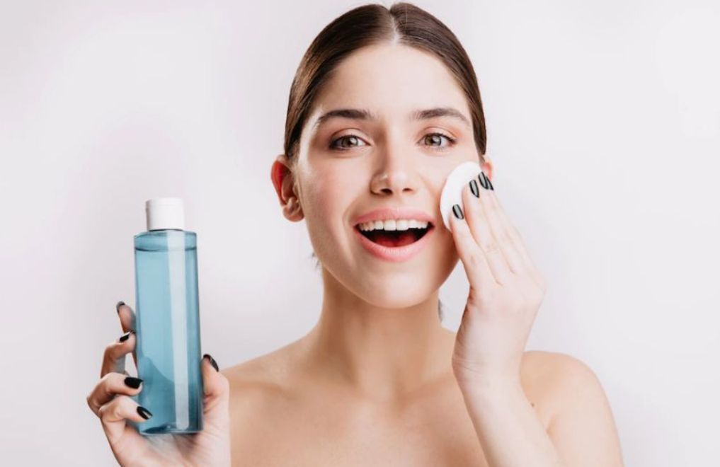 Benarkah Micellar Water Bisa Digunakan sebagai Pembersih Wajah?