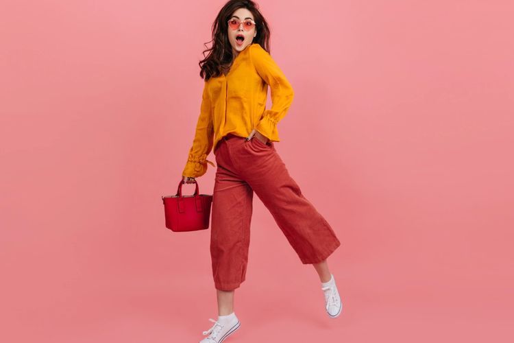 Dopamine Dressing: Tren Fashion yang Bikin Mood Naik