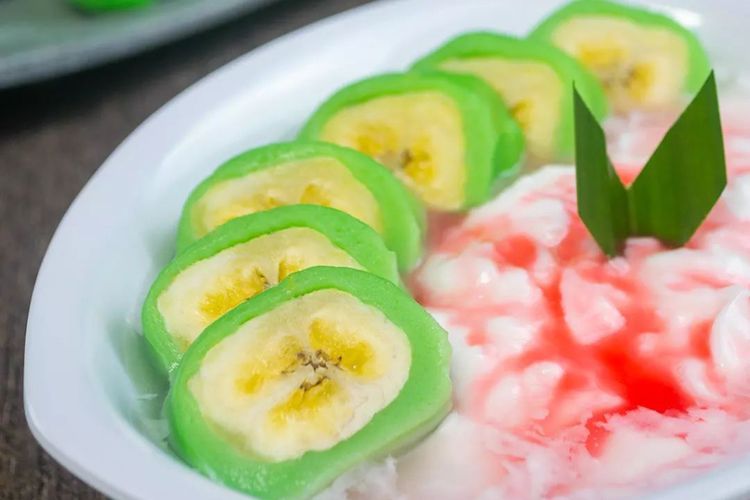Kuliner Khas Makassar yang Bikin Kangen: Dari Coto Sampai Es Pisang Ijo Legendaris!