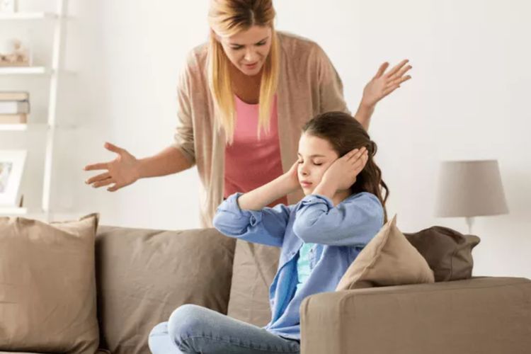 Jarang Disadari, 'Toxic Parenting' Bikin Anak Kurang Percaya Diri