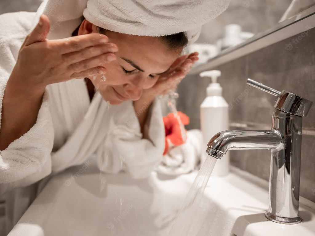 Rahasia Viral #60SecondsRule: Cuma Tambah 1 Menit Cuci Muka, Hasilnya Bikin Kaget!