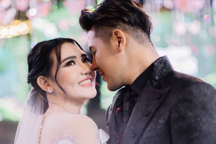Memukau! Via Vallen Berbalut Gaun Pengantin Putih ala Korea, Netizen: Princess Cantik