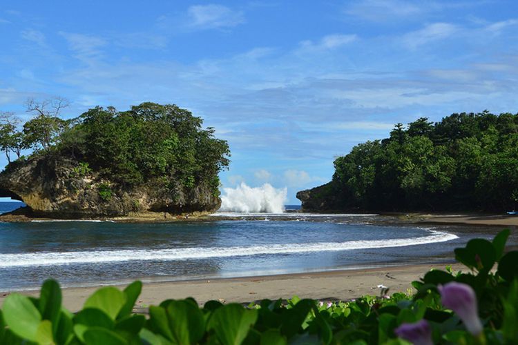 Pantai Madasari, Pantai Indah di Ujung Barat Pangandaran Jawa Barat yang Wajib Kamu Kunjungi