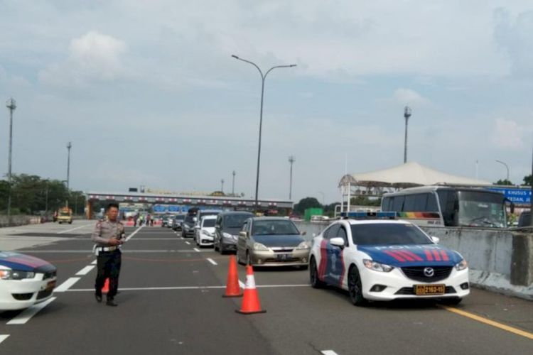 Korlantas Polri Diskusi Bareng Rocky Gerung, Ini Pembahasannya