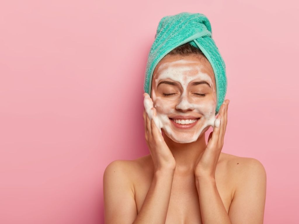 Rajin Skincare Tapi Nggak Nampol? Mungkin Kamu Lupa Langkah Ini!