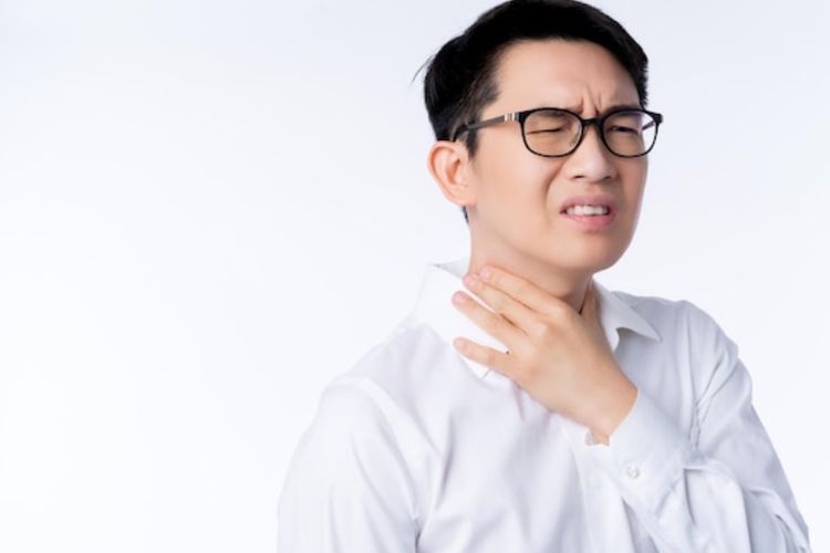 Sakit Tenggorokan? Coba Rahasia Alami dari Air Mawar Ini!