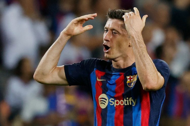 Cedera Otot, Robert Lewandowski Terancam Absen di El Clasico