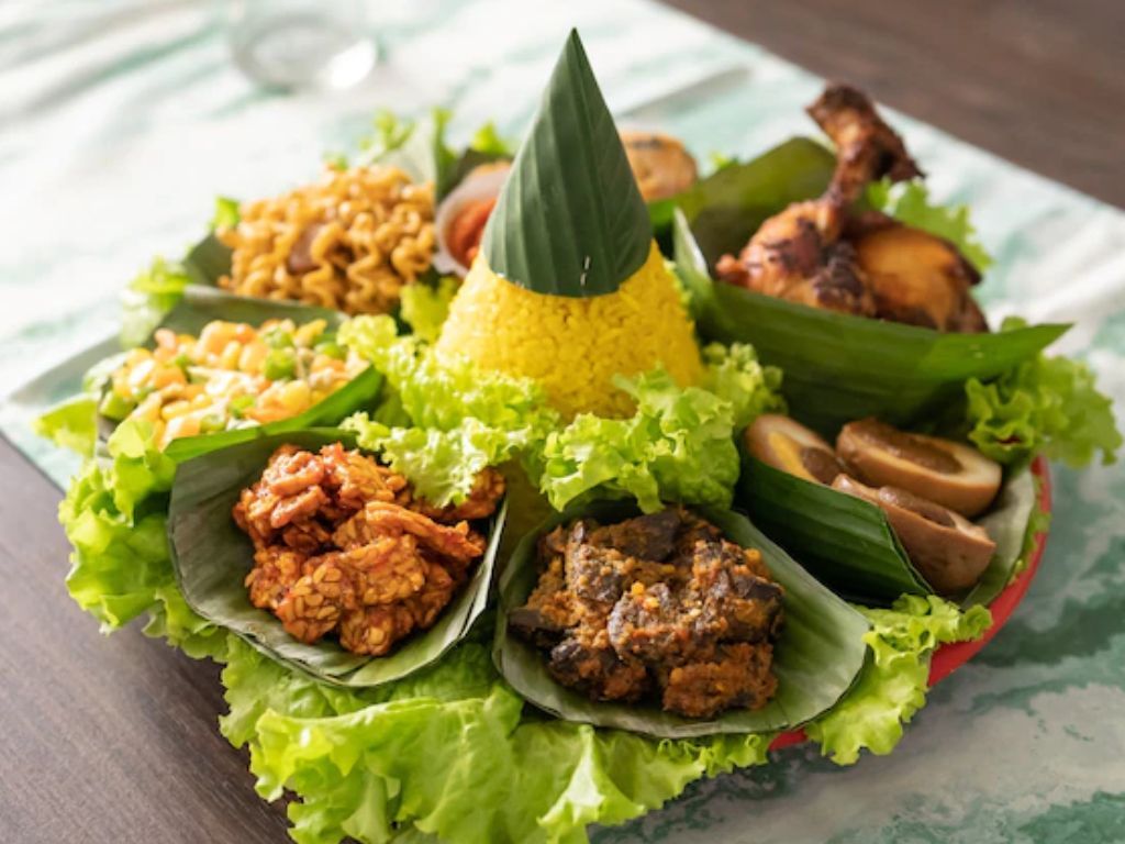 17 Ide Nama Usaha Nasi Tumpeng Kekinian, Bikin Laper Sekaligus Auto Viral