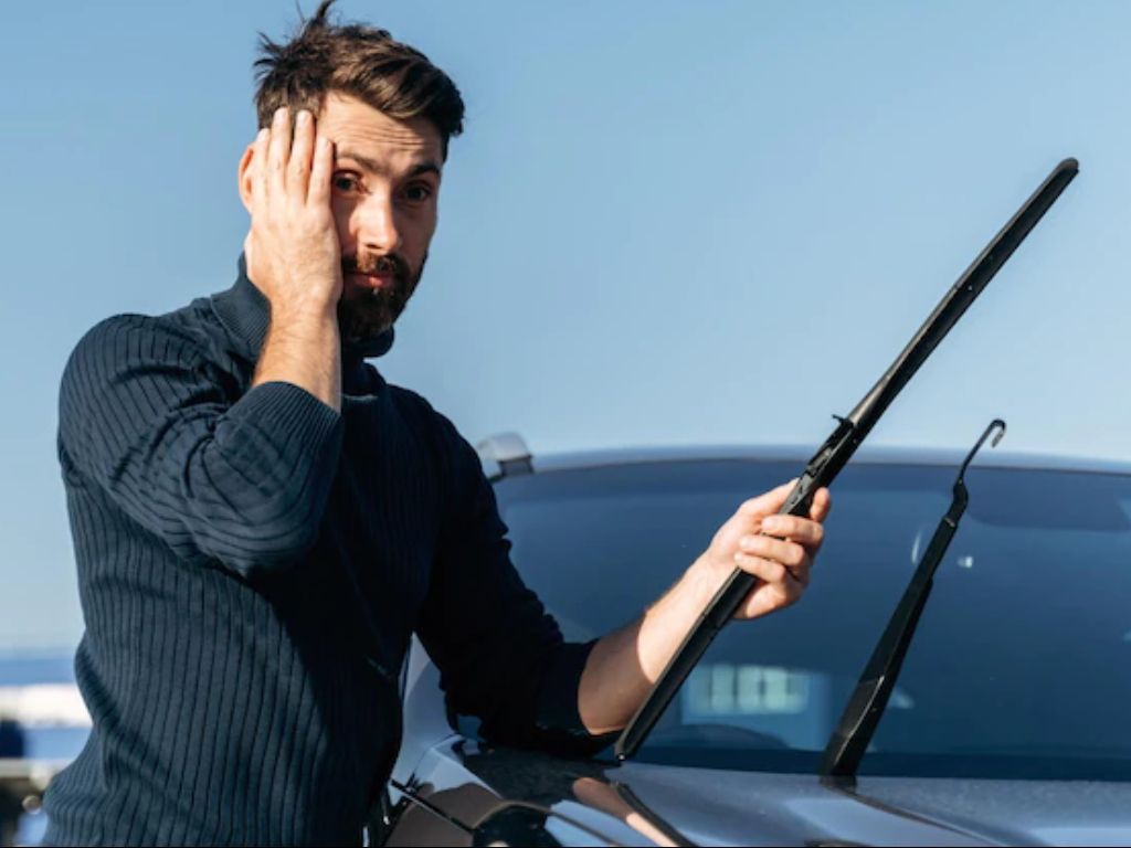 Masuk Musim Hujan, Kenali 5 Kerusakan Wiper Mobil yang Sering Terjadi dan Harus Kamu Ketahui!