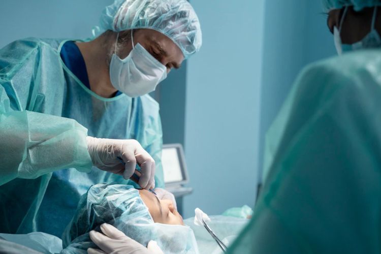 Mau Lasik Biar Bebas Kacamata? Jangan Tergiur Dulu, Ini Fakta yang Bikin Mikir Ulang!