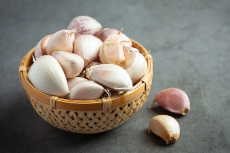Bawang Putih vs Suplemen, Mana Lebih Ampuh Nurunin Kolesterol?