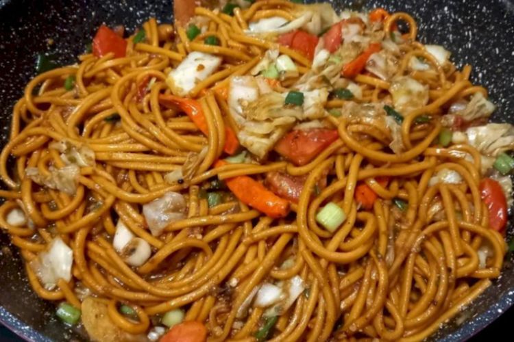 Pedasnya Bikin Nagih! Mie Gomak Medan dengan Sambal Andaliman Ini Viral Lagi, Kamu Sudah Coba?
