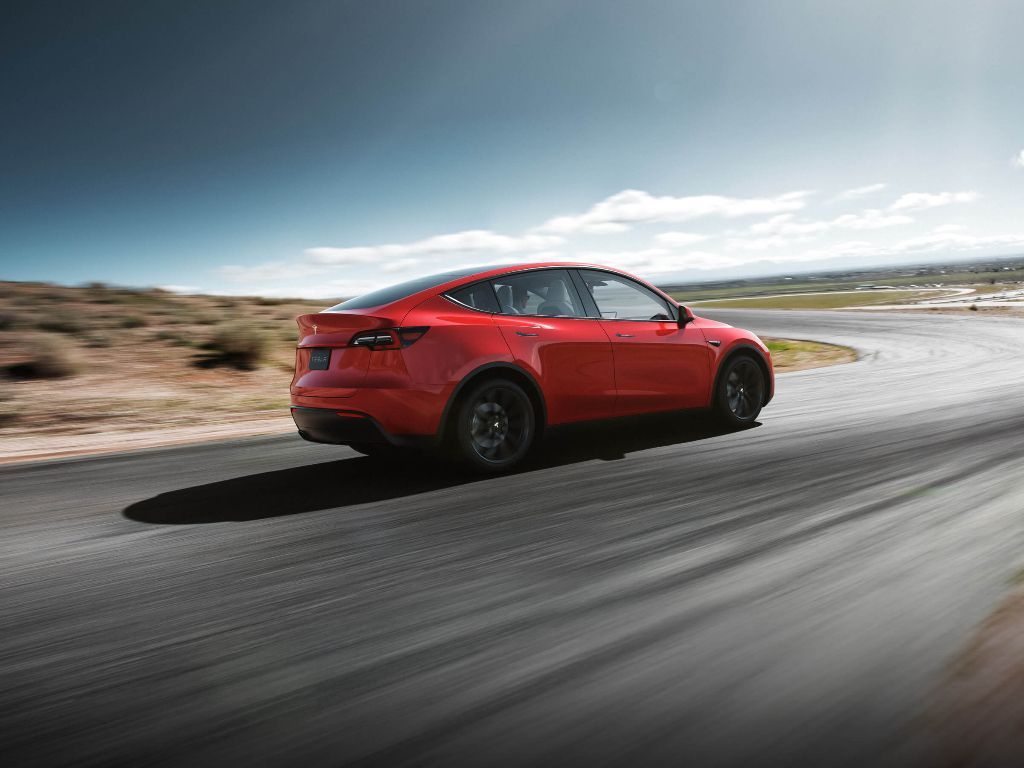 Mobil Tesla Bakal Otomatis Panggil 911 saat Alami Kecelakaan