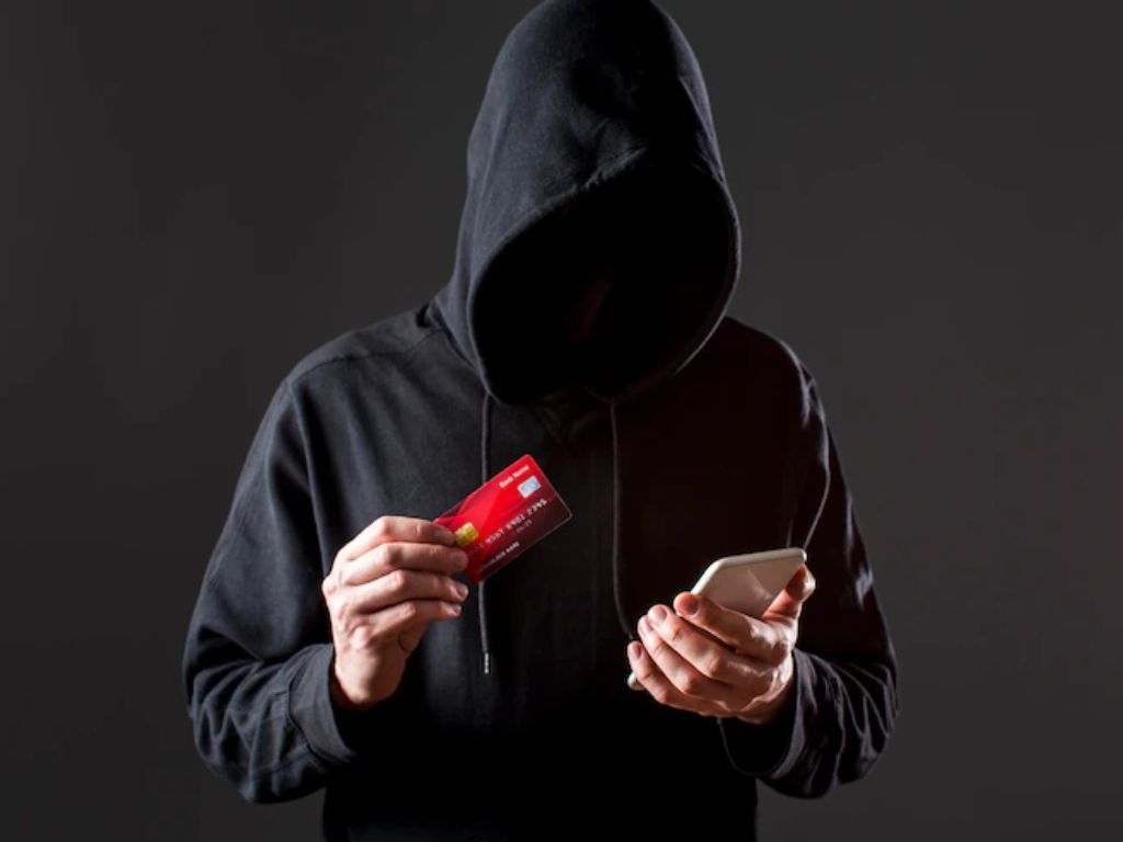 Bukan Hacker, Tapi Manipulator: Modus Baru Penipuan Online