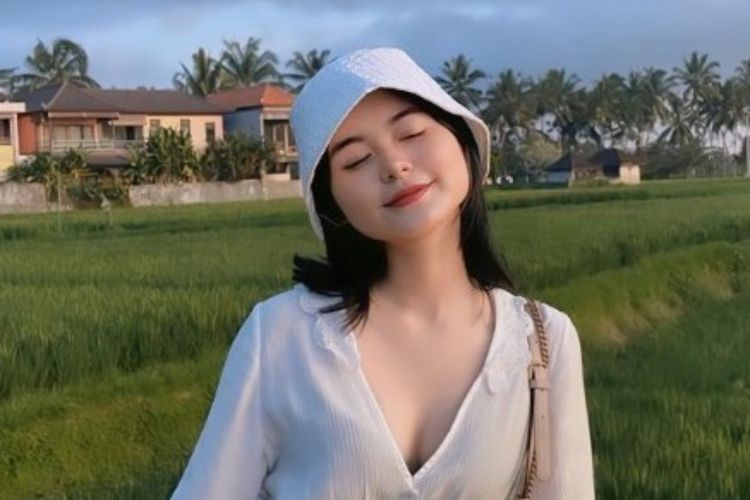 Potret Gemas Cesen JKT48, Istri Marshel Widianto dari Dulu hingga Sekarang