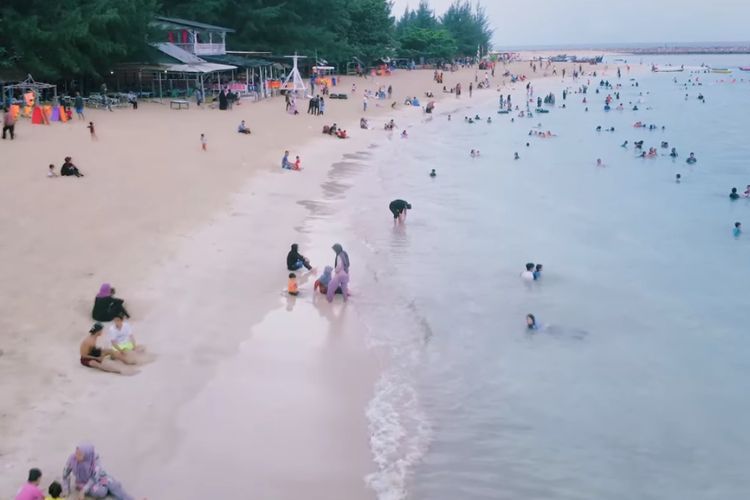 Sunset Kece, Pasir Putih, Suasana Adem: Inilah Pantai Lampuuk!