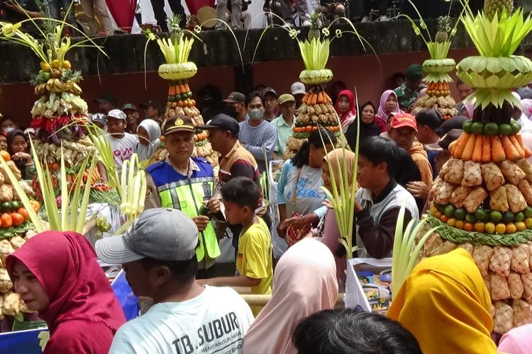 Mengenal Tradisi Grebeg Syawalan di Klaten: Ribuan Warga Berebut Ketupat Pasca Lebaran