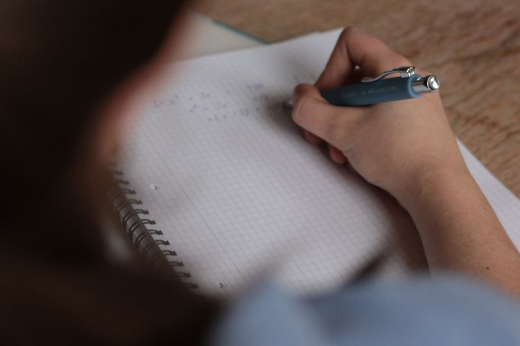 12 Contoh Puisi tentang Pendidikan 2, 3, dan 4 Bait, Singkat!