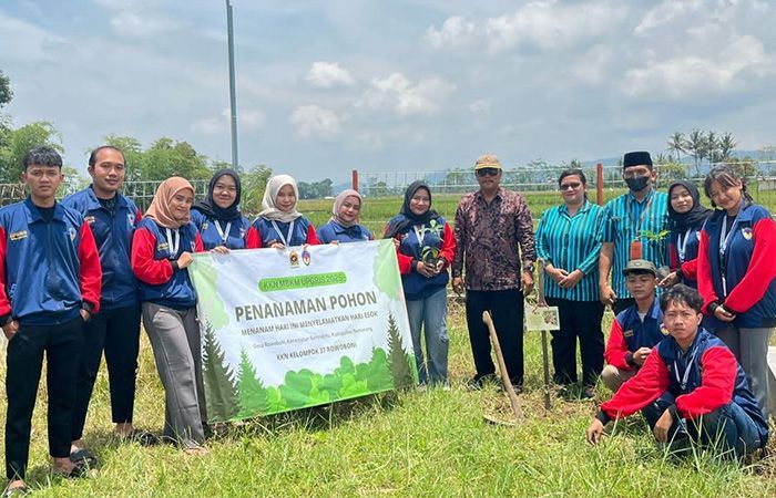 Cegah Longsor dan Tingkatkan Ekonomi, Mahasiswa KKN Universitas PGRI Semarang Lakukan Penanaman Pohon di 6 Dusun