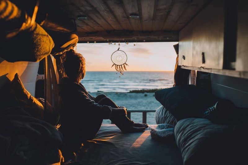 Apa Itu Slow Living? Ini Cara Menerapkannya Biar Hidup Nggak Terburu-buru
