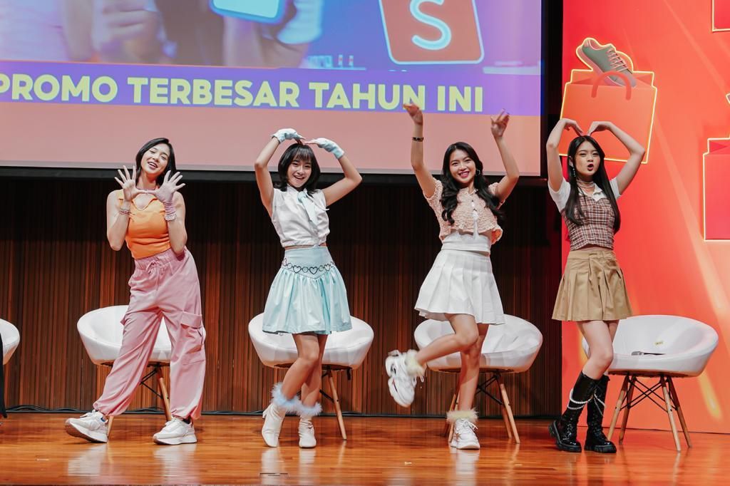 Kemeriahan Shopee 11.11 Big Sale bersama JKT48, Dorong Transformasi Bisnis Brand Lokal & UMKM