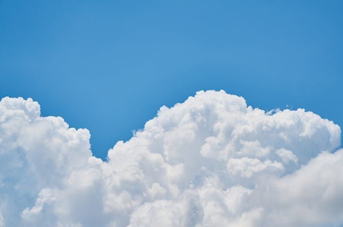 17 Caption Singkat Tentang Langit dalam Bahasa Inggris yang Menyentuh Hati, Bikin Feed Makin Estetik!
