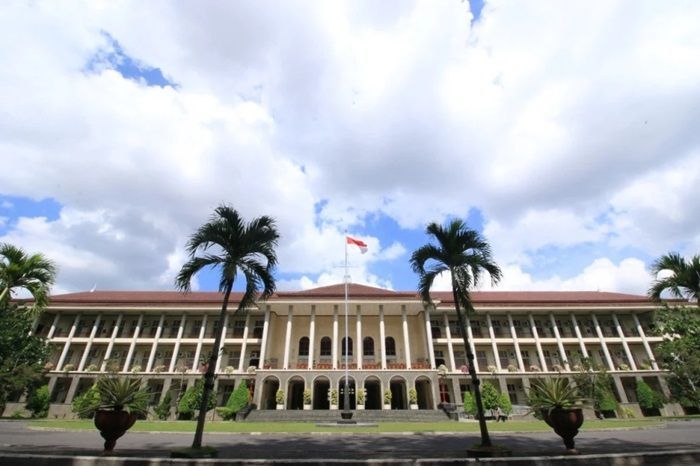 Rincian UKT UGM 2024 SNBP, SNBT, dan Jalur Mandiri Terlengkap