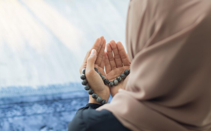 Bacaan Doa Qunut, Lengkap Dengan Latin dan Terjemahannya