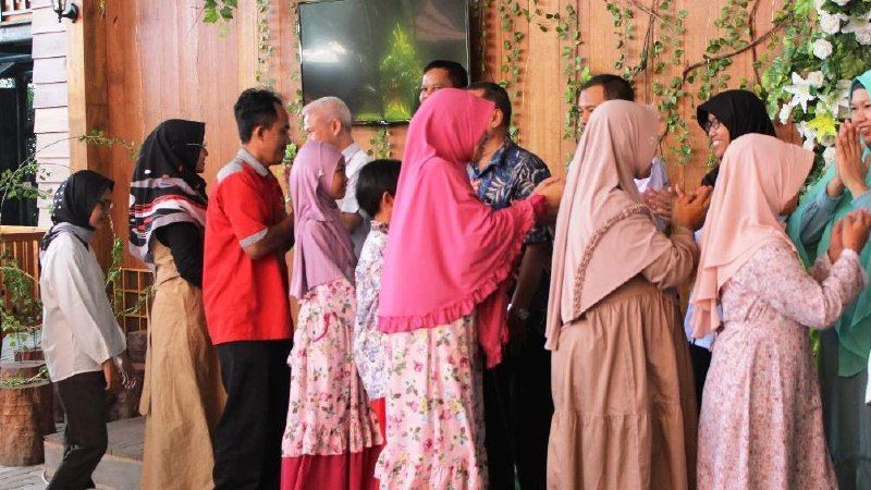 Kumpulan Contoh Undangan Halal Bihalal: dari Keluarga sampai Kantor, Lengkap & Siap Pakai!