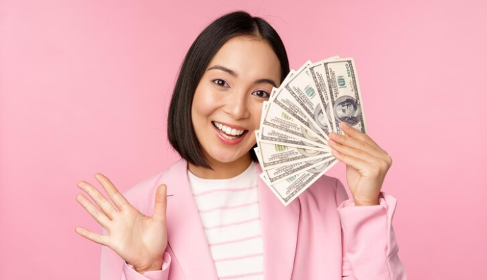 10 Tips Manifesting Uang: Teknik Law of Attraction untuk Mendapatkan Kekayaan