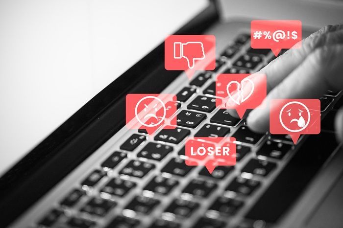 Jangan Asal Ketik! Ini Cara Cerdas Hadapi Cyberbullying Tanpa Bikin Situasi Makin Panas