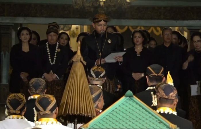 Melihat Kembali Sakralnya Kirab Malam Satu Suro di Pura Mangkunegaran: Keharuman Spiritual dan Keagungan Budaya