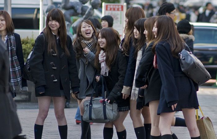 Tradisi Gadis Jepang Meminta Kancing Kedua di Hari Kelulusan